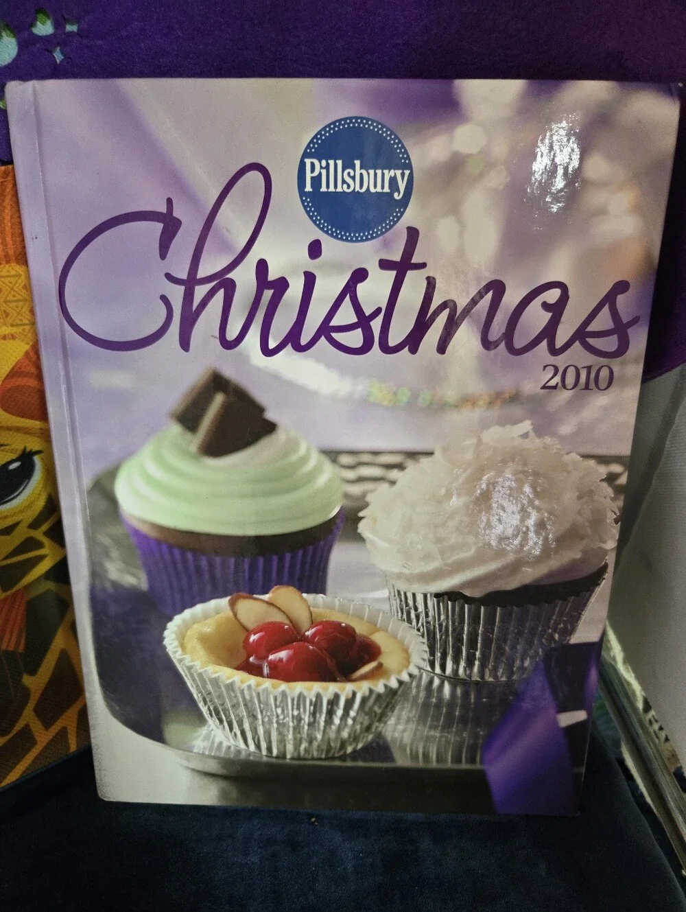 4/$15 Christmas 2010 Cookbook Holiday Baking Recipe Cookie Cake Dessert